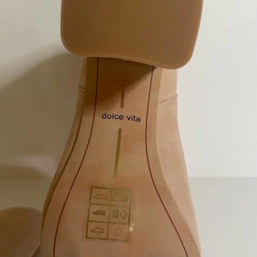 Dolce Vita Women's Ramona Boot, blush suede,‎ size 9